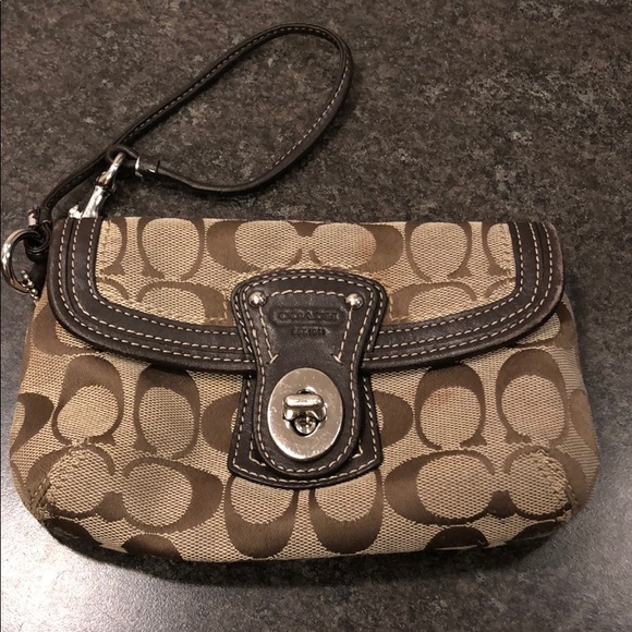 Coach Handbags - Coach wristlet